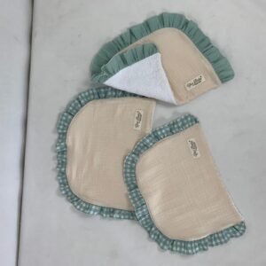 Mini toalla medialuna con volante