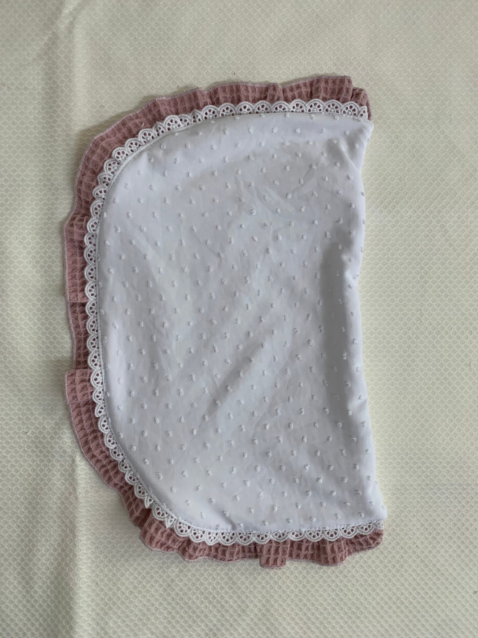 Mini toalla medialuna con volante - Image 2